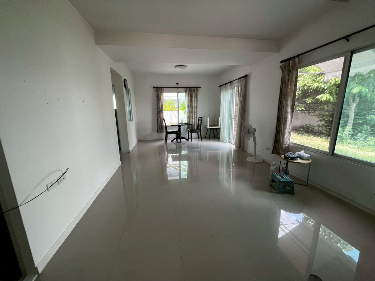 For RentHouseNonthaburi, Bang Yai, Bangbuathong : 3bedroom house at Khlong Thanon area, good common areas, good security, near Bang Mae Nang Municipality.