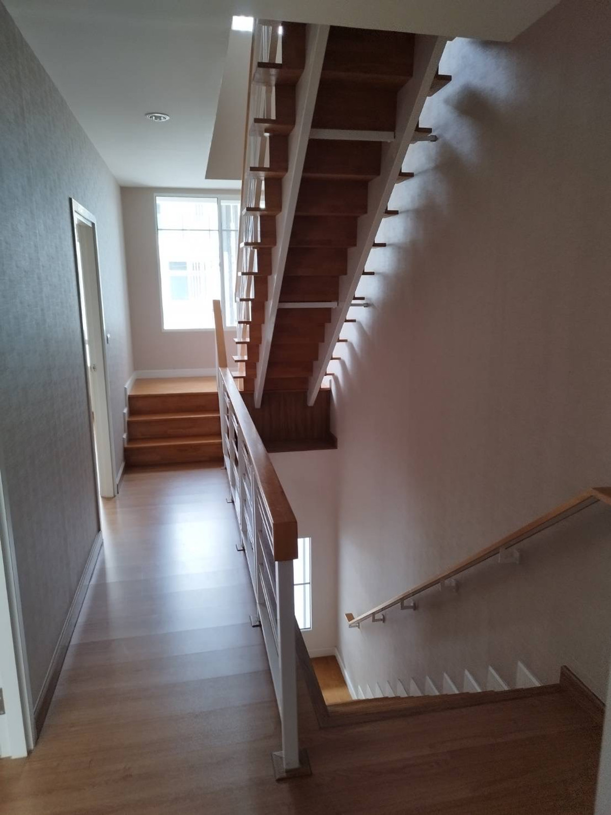 For RentTownhomeChaengwatana, Muangthong : townhome in the Muang Thong Thani. Can register a company or use as an office.