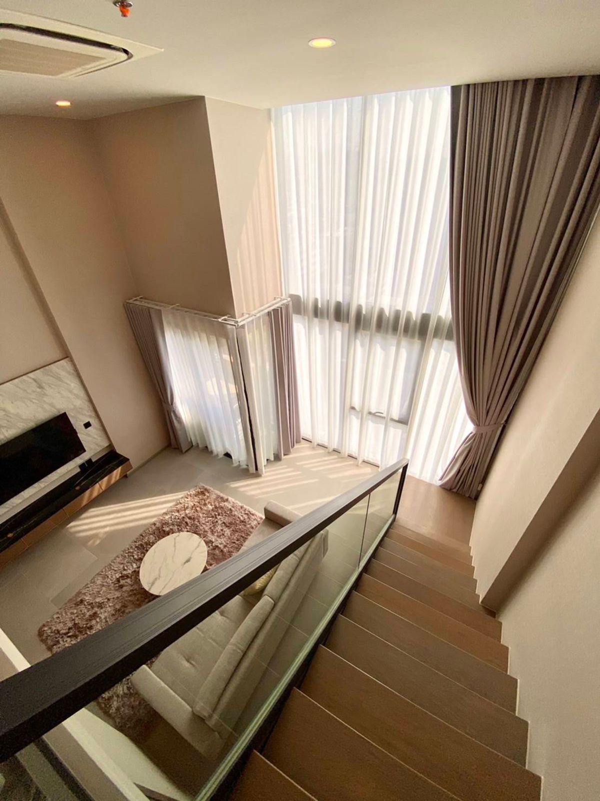 For RentCondoSiam Paragon ,Chulalongkorn,Samyan : The new room is very new. Just bought a new fir. Cooper Siam 1b1b 51SQM. Loft 35K/Month only.