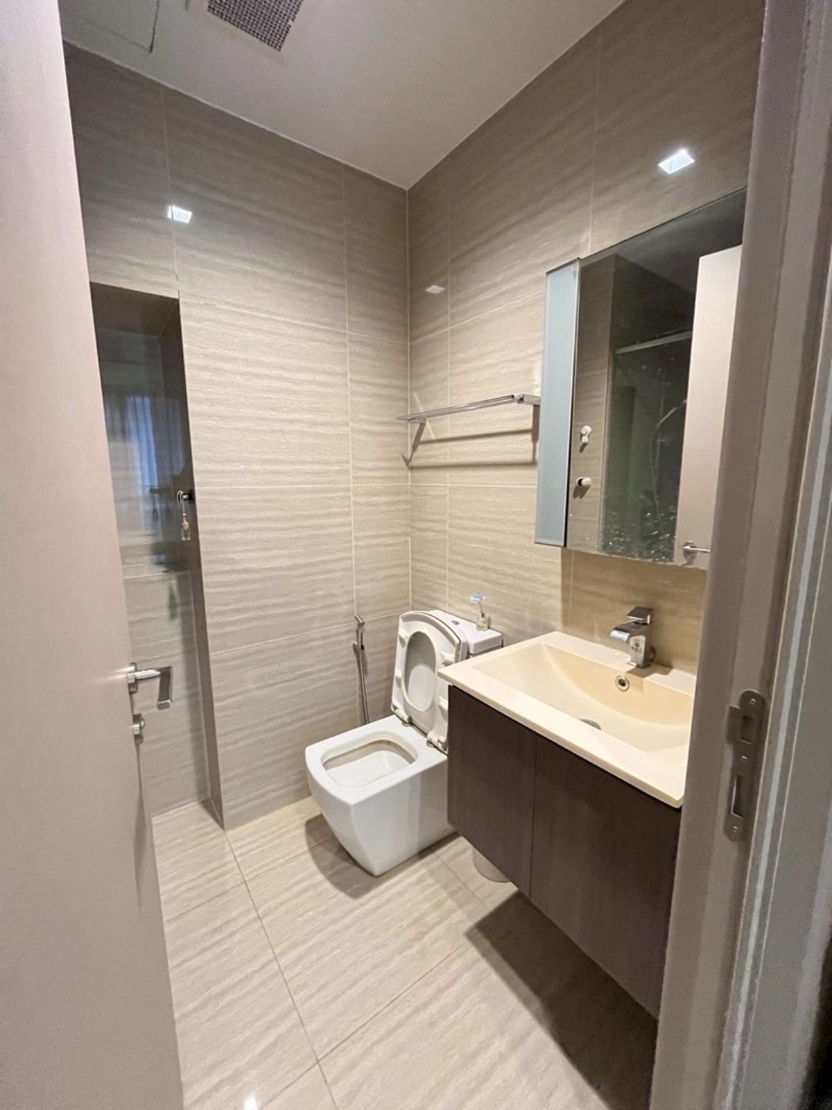 CondoRama9, Petchburi, RCA : The Line Asoke 1bedroom 35SQ.M Contact 084-9792464⭐️