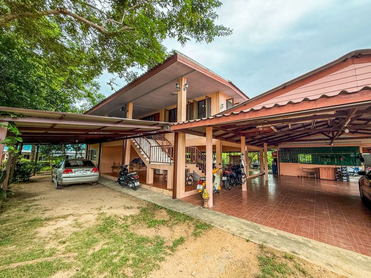 ขายบ้านพัทยา บางแสน ชลบุรี สัตหีบ : ขายบ้านสวนร่มรื่น ใกล้วัดญาน ทำเลดี เดินทางสะดวก เงียบสงบ 