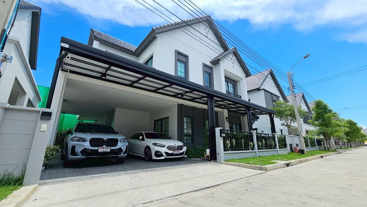 ขายบ้านบางนา แบริ่ง ลาซาล : [ Sell ] Centro Bangna 4 ห้องนอน 5 ห้องน้ำ 56.5 ตร.ว 16.9 ล้านบาท