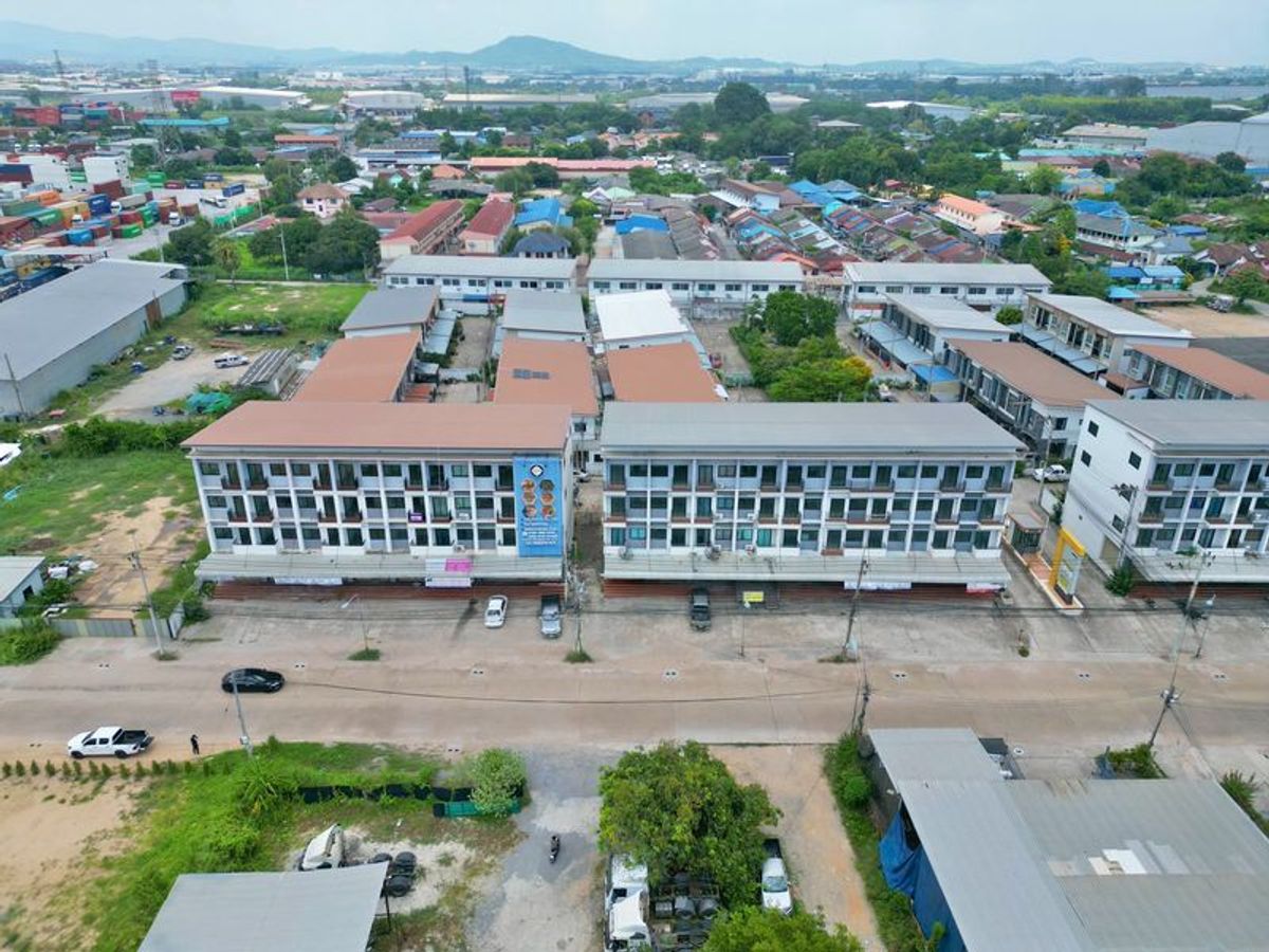 For SaleShop HouseSriracha Laem Chabang Ban Bueng : 4 -story commercial building for sale in the center of the city, golden location in front of The Perfect Village, Sriracha