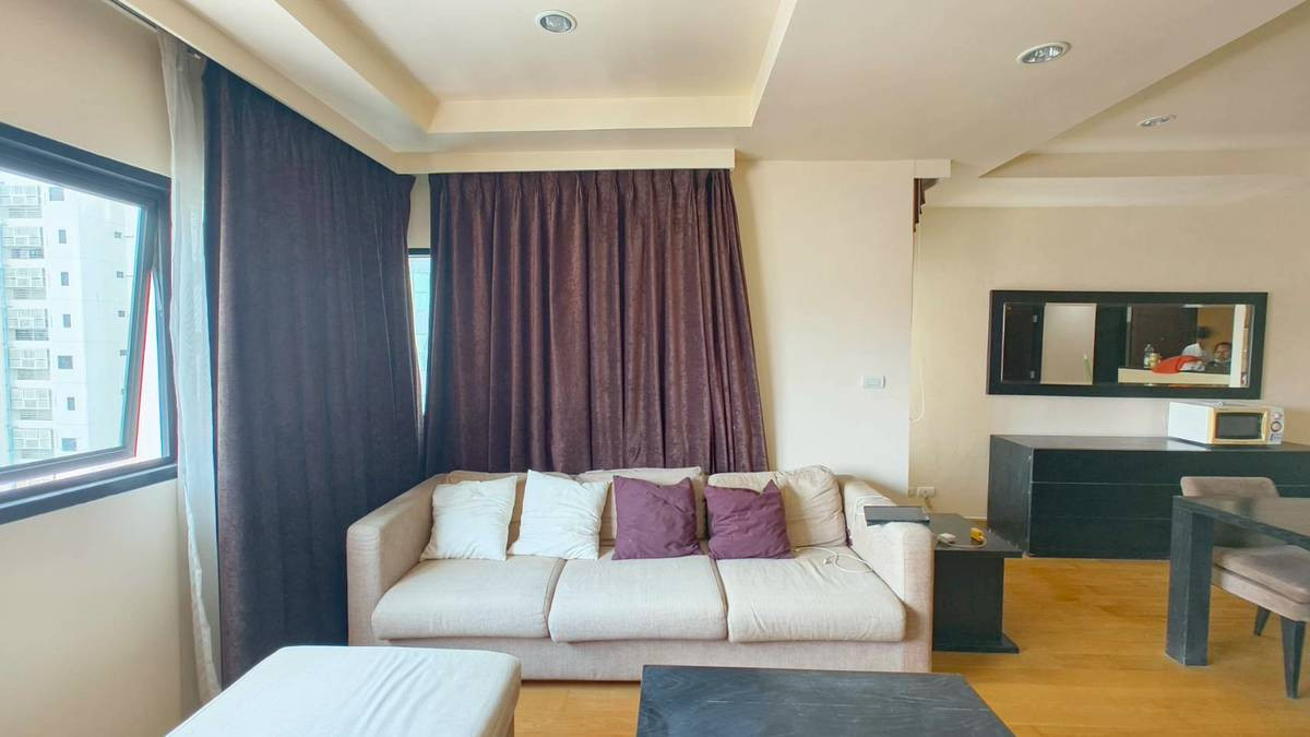 ให้เช่าคอนโดสาทร นราธิวาส : • 𝐑𝐄𝐍𝐓 • 𝐒𝐚𝐭𝐡𝐨𝐫𝐧 𝐆𝐚𝐫𝐝𝐞𝐧 • 𝟏 𝐁𝐞𝐝 𝟏 𝐁𝐚𝐭𝐡 • 𝟔𝟒 𝐒𝐪𝐦. • 𝟑𝟎𝟎𝟎𝟎 • 𝐑𝐞𝐧𝐨𝐯𝐚𝐭𝐞𝐝  𝐋𝐢𝐧𝐞 𝐈𝐃 : 𝐕𝐚𝐬𝐬𝐢𝐥𝐲