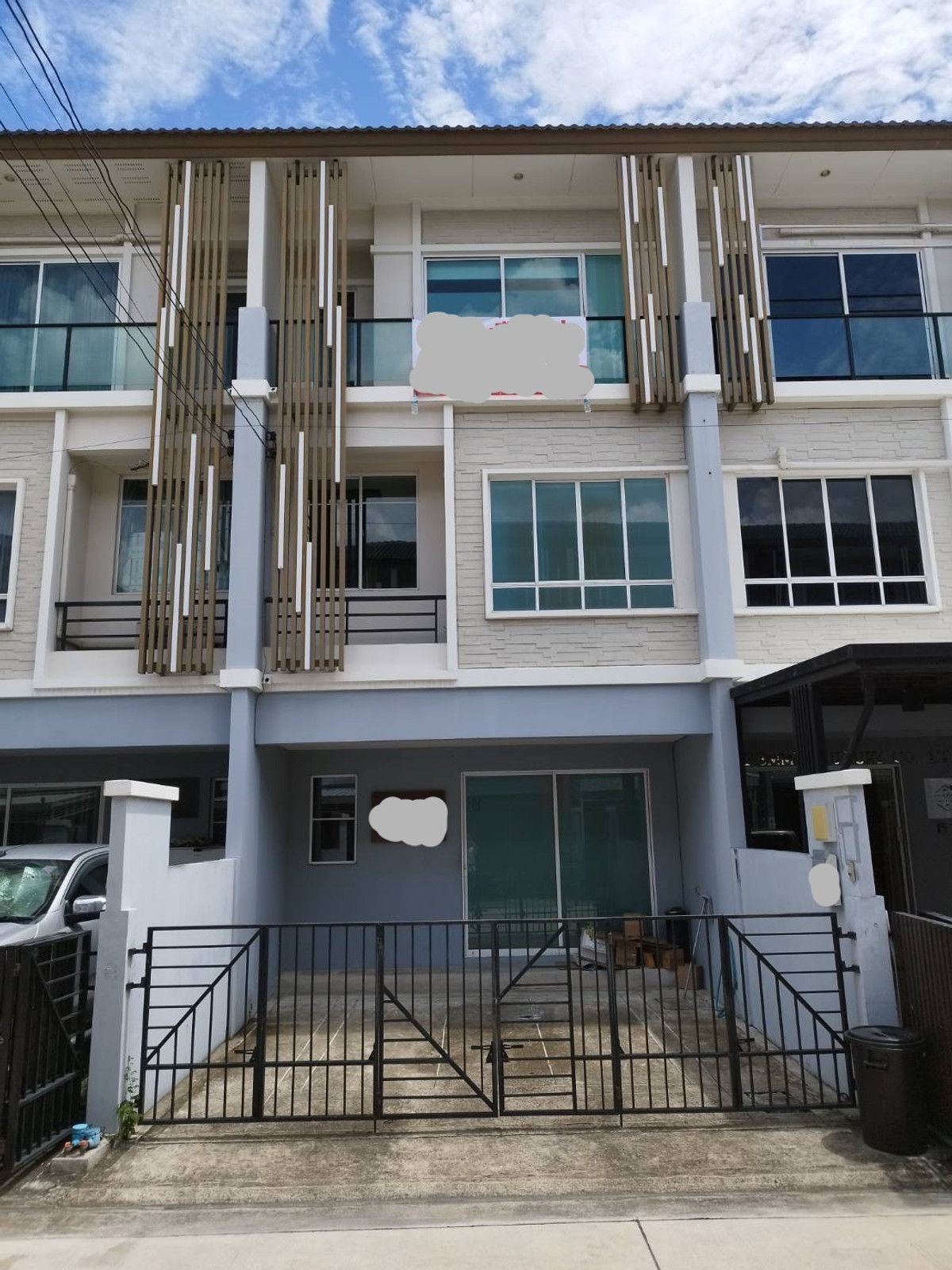 For RentTownhomeChaengwatana, Muangthong : townhome in the Muang Thong Thani. Can register a company or use as an office.