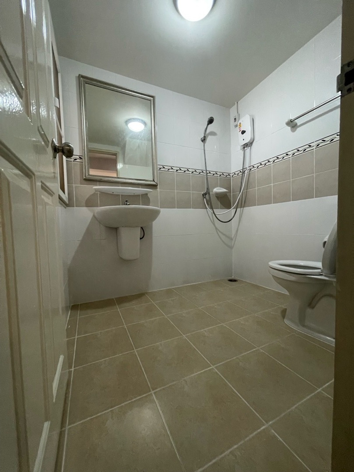 For RentHouseVipawadee, Don Mueang, Lak Si : house near Harrow International School, opposite Don Mueang Airport. 3 bedrooms.