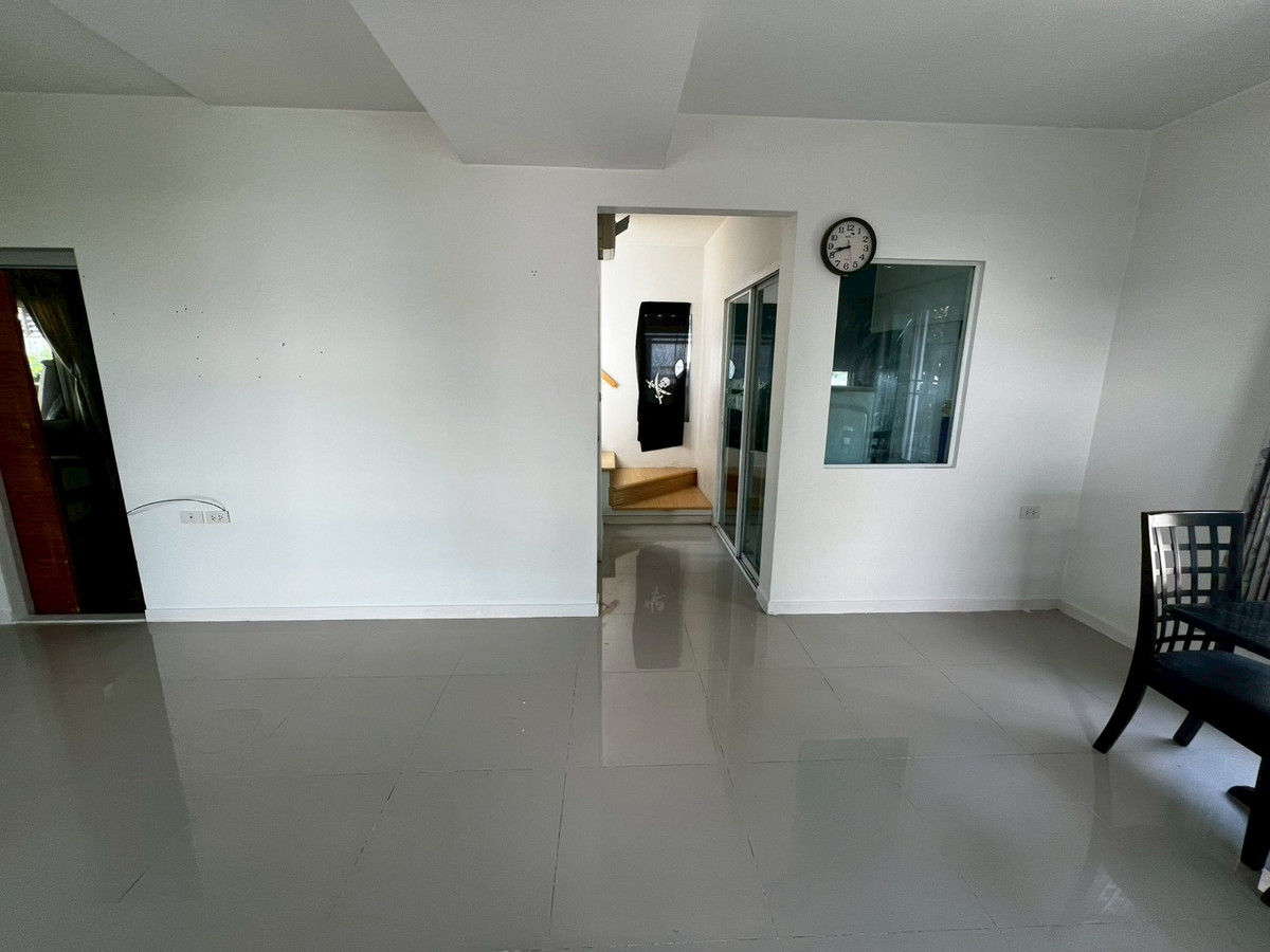 For RentHouseNonthaburi, Bang Yai, Bangbuathong : 3bedroom house at Khlong Thanon area, good common areas, good security, near Bang Mae Nang Municipality.