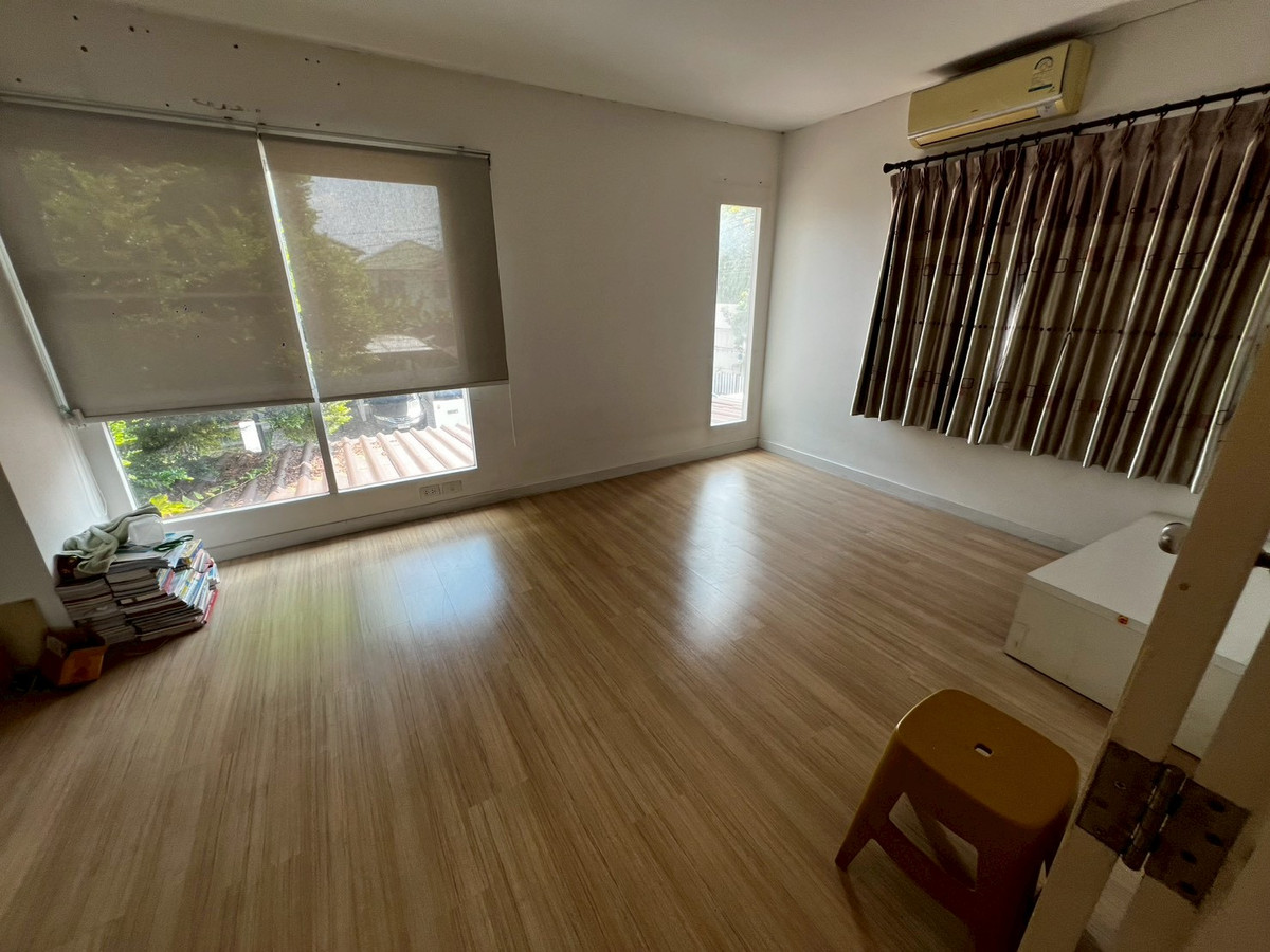 For RentHouseNonthaburi, Bang Yai, Bangbuathong : 3bedroom house at Khlong Thanon area, good common areas, good security, near Bang Mae Nang Municipality.