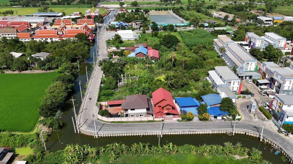 ขายที่ดินนนทบุรี บางใหญ่ บางบัวทอง : ขายที่ดิน 3 ไร่ 1 งาน ติดถนนเลียบคลองบางไผ่ ใกล้วัดลาดปลาดุก