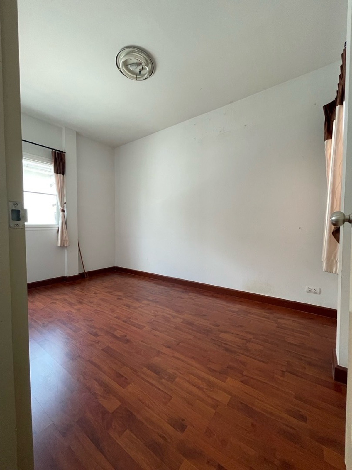 For RentHouseVipawadee, Don Mueang, Lak Si : house near Harrow International School, opposite Don Mueang Airport. 3 bedrooms.