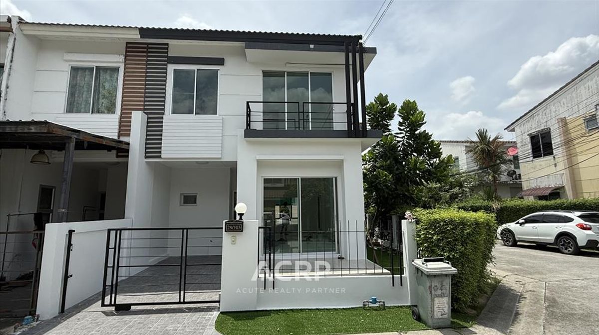 ขายทาวน์โฮมนวมินทร์ รามอินทรา : ขายทาวน์เฮ้าส์ปรับปรุงใหม่ Vista Avenue วัชรพล สายไหม ขนาด 28 ตารางวา 3 ห้องนอน 2 ห้องน้ำ ถนนวัชรพล