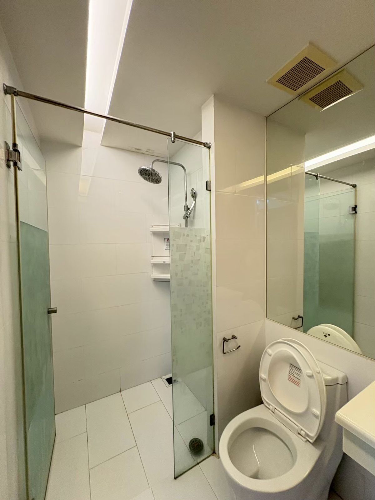 For SaleCondoRatchadapisek, Huaikwang, Suttisan : 🔥 Emerald Ratchada 🔥 The best price! 💥 Only 1.99 deleted.‼ ️ Cheaper than this This price is very rare.