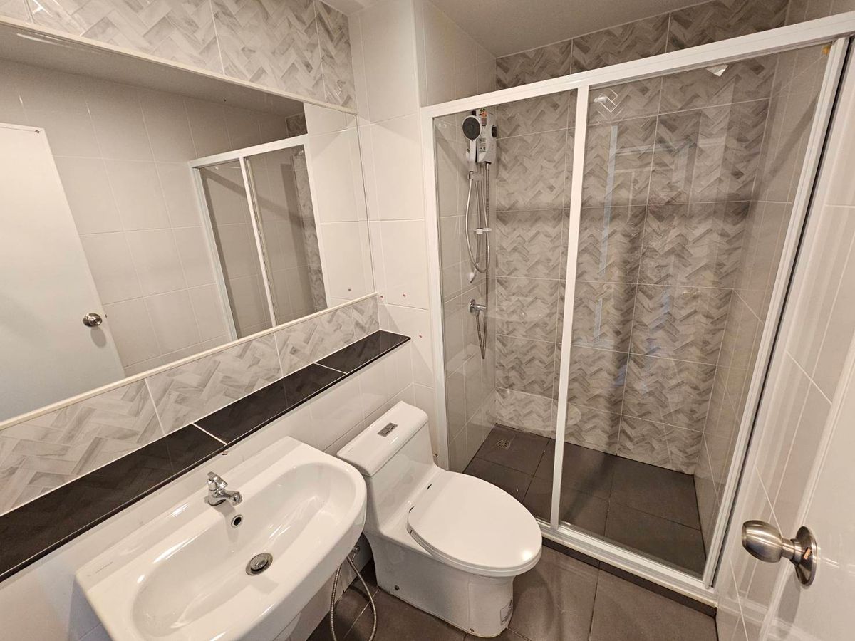 For RentCondoBangna, Bearing, Lasalle : Beautiful room, just finished, 1 bedroom rental, 1 bathroom, Regent Home Bangna