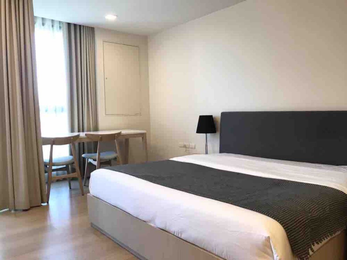 คอนโดสุขุมวิท อโศก ทองหล่อ : คอนโด Liv@49 เดินทางสะดวก ใกล้รถไฟฟ้าบีทีเอส มีรถรับส่ง ห้องสวย เฟอร์นิเจอร์ครบ พร้อมอยู่ทันที!!