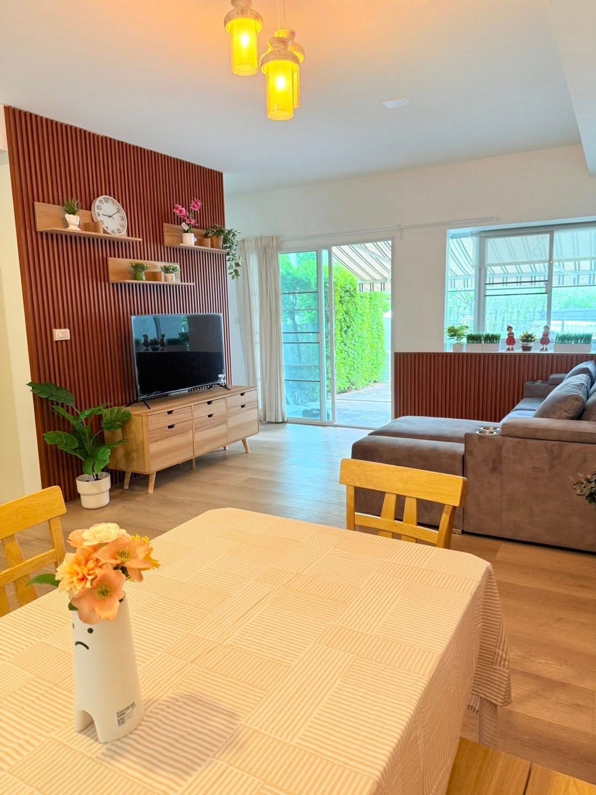 ให้เช่าทาวน์โฮมบางนา แบริ่ง ลาซาล : 🏡Cozy 3 Bedroom Townhouse For Rent @Indy 4 Bangna Km. 7🏡
