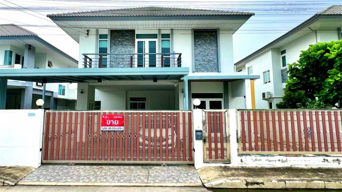 For SaleHouseNonthaburi, Bang Yai, Bangbuathong : The best value in this area !! 2 -story detached house Build In the entire back, plus 8 air conditioners, Kanchana Lakthep Thepsirin, on the main road near the expressway.