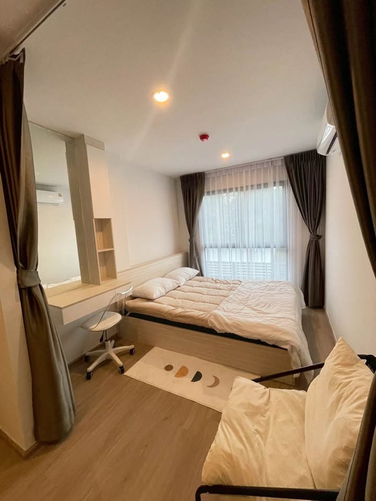 For RentCondoKasetsart, Ratchayothin : For rent,  HI Rise Ratchayothin Station  near BTS Ratchayothin (with shuttle bus)