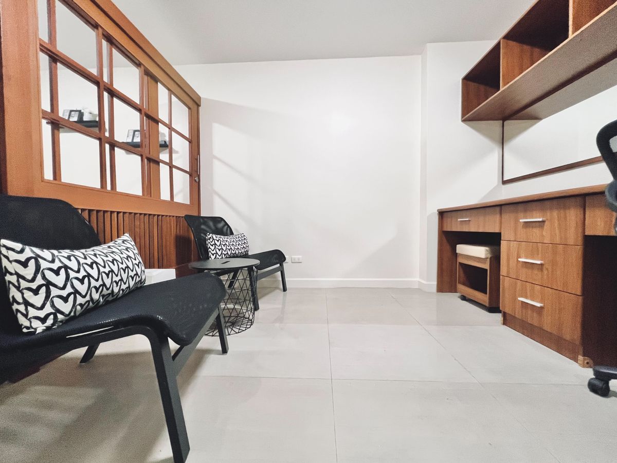 For RentCondoSukhumvit, Asoke, Thonglor : Low rise 31 sqm studio condo at Condo One Thonglor  for rent 15,000THB per month, Sukhumvit soi 55, Thonglor BTS
