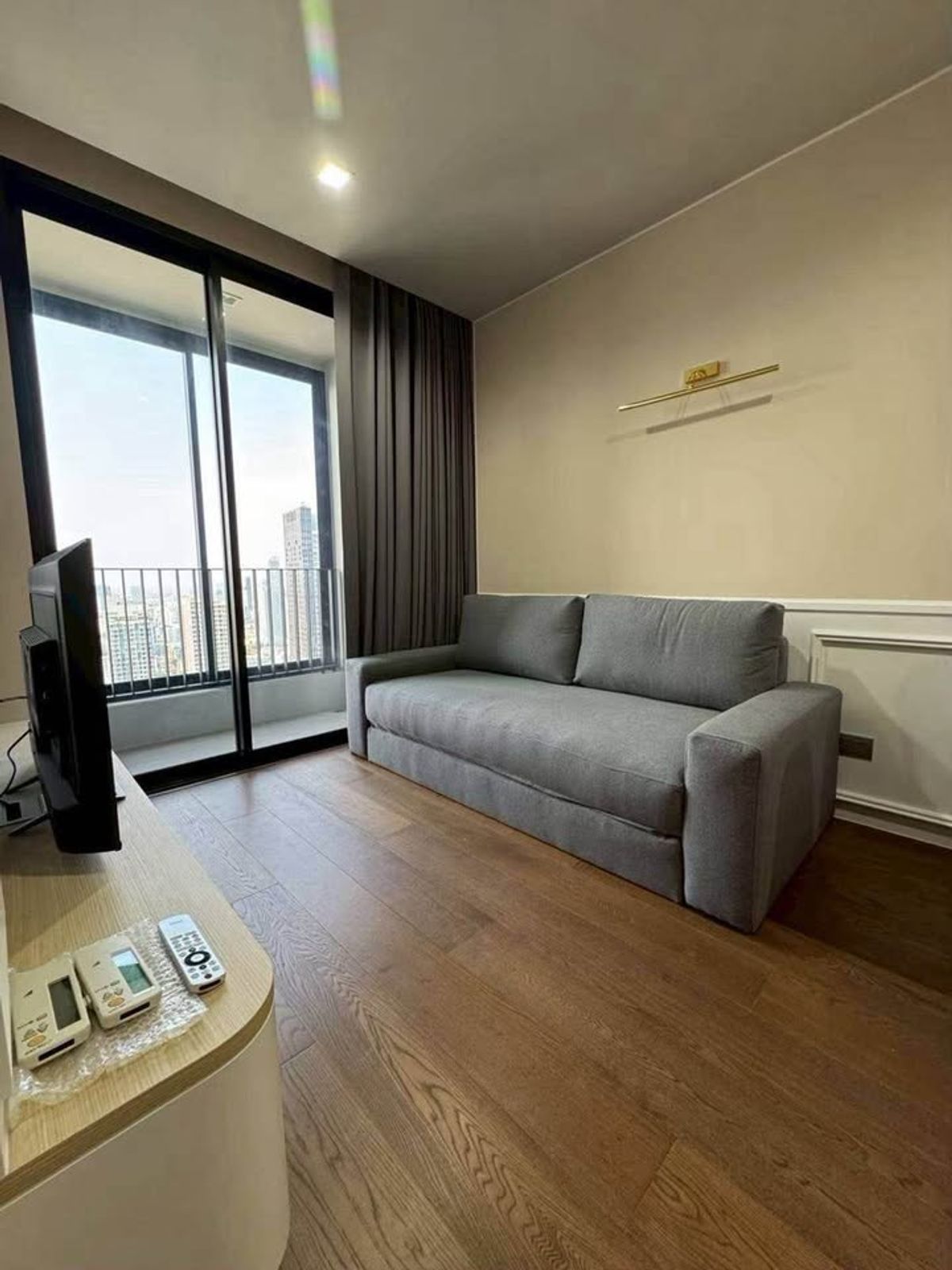 For RentCondoSukhumvit, Asoke, Thonglor : Ideo Q Sukhumvit 36 condo, convenient transportation, near BTS, have a beautiful room shuttle, complete furniture, ready!
