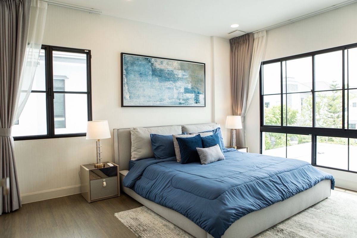 For RentHousePattanakan, Srinakarin : 📢👇Single house at Rama 9–Krungthepkreetha with high-speed internet. Conveniently located near The Nine Center Rama 9, Market Place Krungthep Kreetha, and leading hospitals including Samitivej, Sirindhorn, Ramkhamhaeng, and Vejthani.