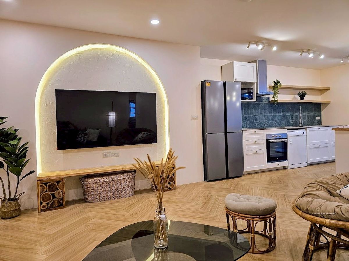 ให้เช่าคอนโดสุขุมวิท อโศก ทองหล่อ : Le Premier 1 condo for rent.. Pets friendly  2 bedroom 