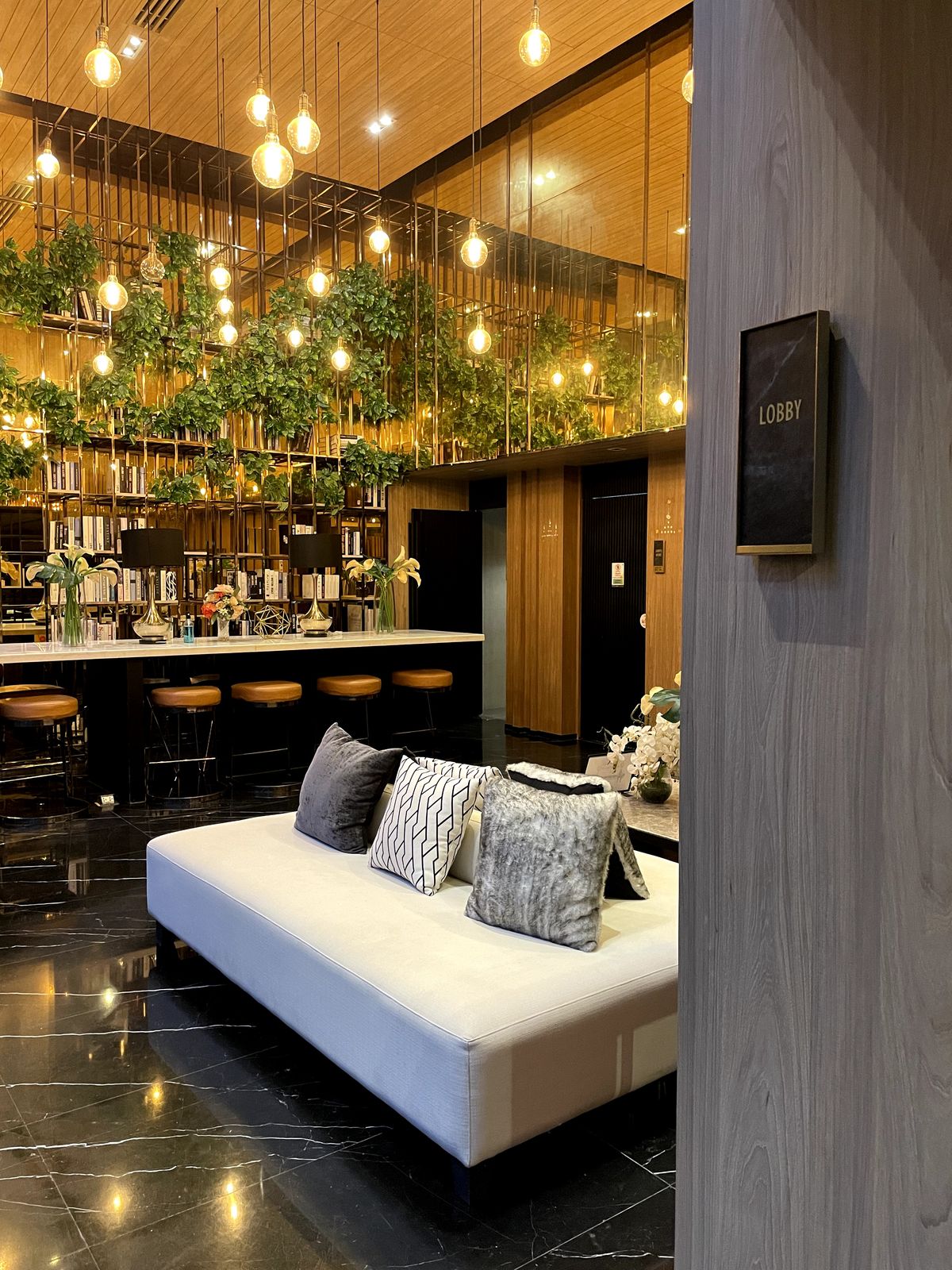 ให้เช่าคอนโดอ่อนนุช อุดมสุข : The Tree Sukhumvit 64, 1bedroom for rent, 300m from BTS Punnawithi Station