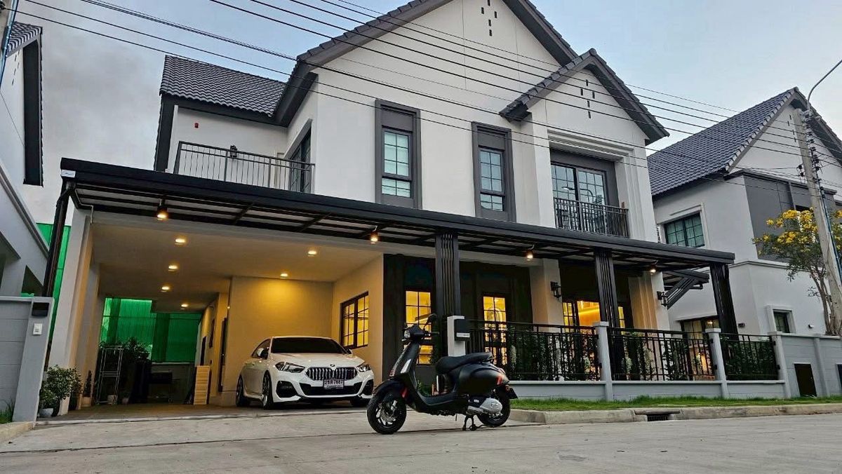ขายบ้านบางนา แบริ่ง ลาซาล : 📣ขายบ้านหรู พร้อมอยู่! - หมู่บ้าน Centro บางนา ✅ตกแต่งบิ้วอินครบ
