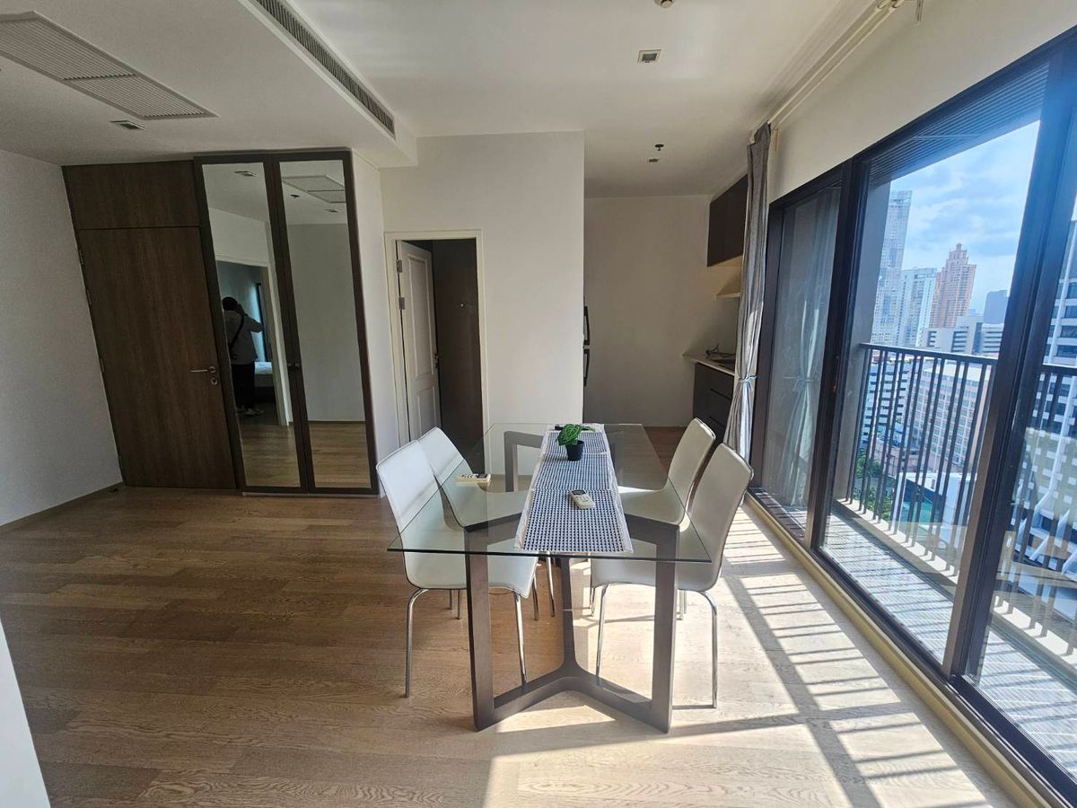 For RentCondoSukhumvit, Asoke, Thonglor : Beautiful room, just renovated, 2 bedrooms, 2 bathrooms, Noble Refine