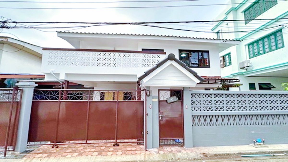 For RentHouseRatchadapisek, Huaikwang, Suttisan : Mansion of Mengjai in CBD Ratchada HuaiKhwang 2-story or Big house for rent MRT Huai Khwang 699m. Ne