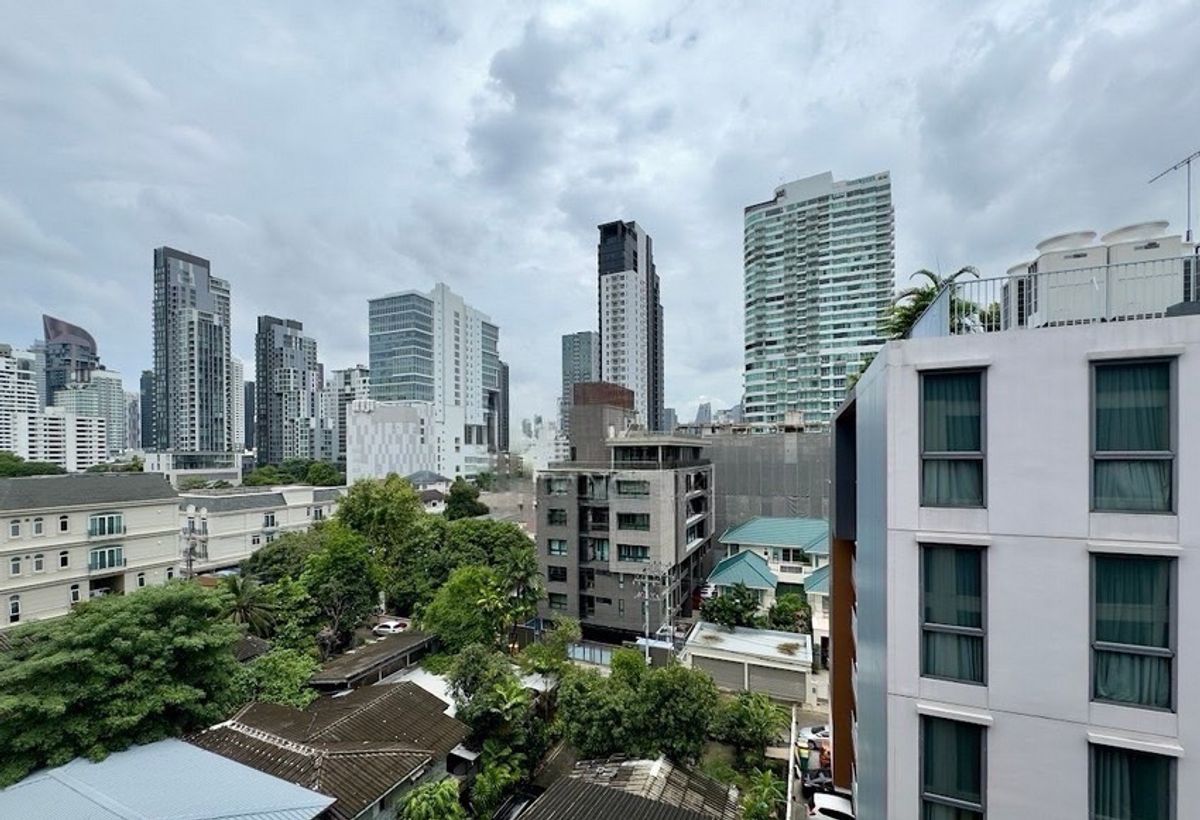 For RentCondoSukhumvit, Asoke, Thonglor : The built -in room is very beautiful. Rent 1 bedroom, 1 bathroom, The Reserve 61 Hideaway.