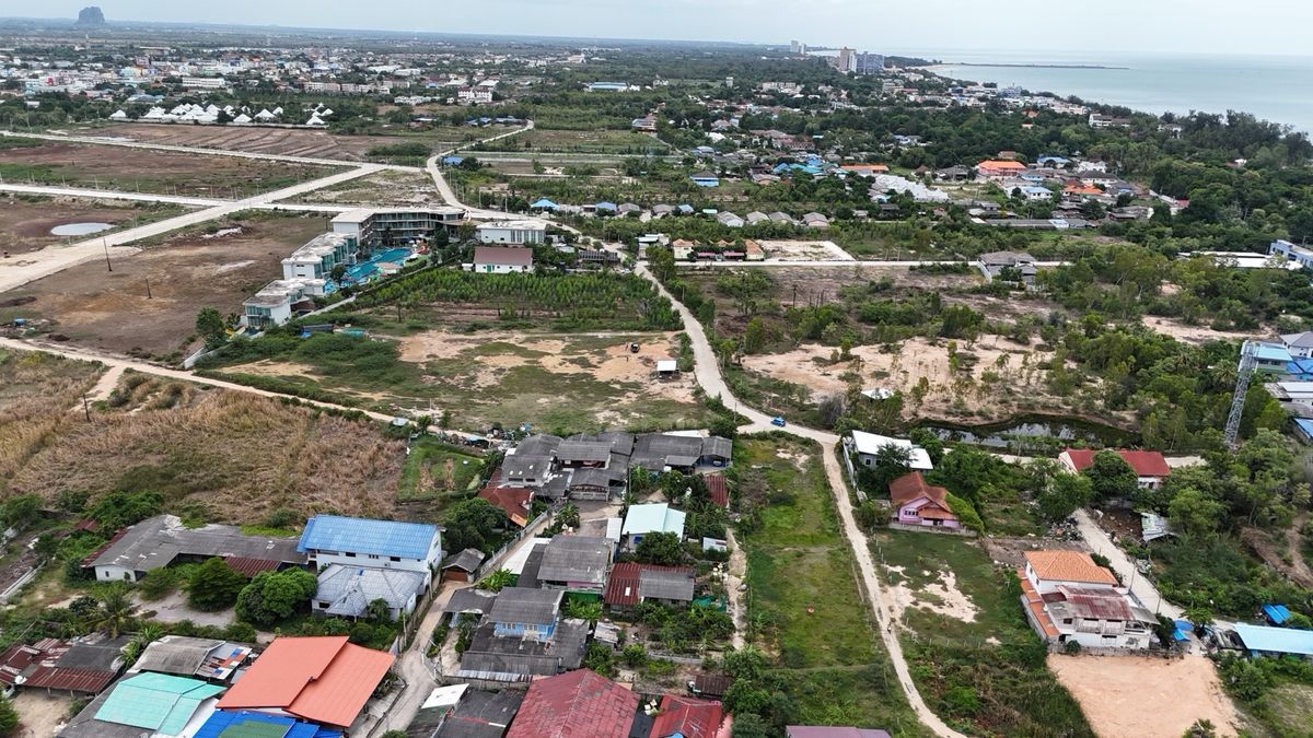 ขายที่ดินชะอำ เพชรบุรี : ใกล้หาดชะอำ เพชรบุรี ขายที่ดิน ราคาประเมิน ราคาพิเศษเพียง 49 ล้านบาท  ขนาด 6-1-80 ไร่ (2,580 ตร.ว.)หน้ากว้าง / ถนนล้อมรอบ 3 ด้าน | ทำเล Rare Item ที่หาไม่ได้อีกแล้ว!
