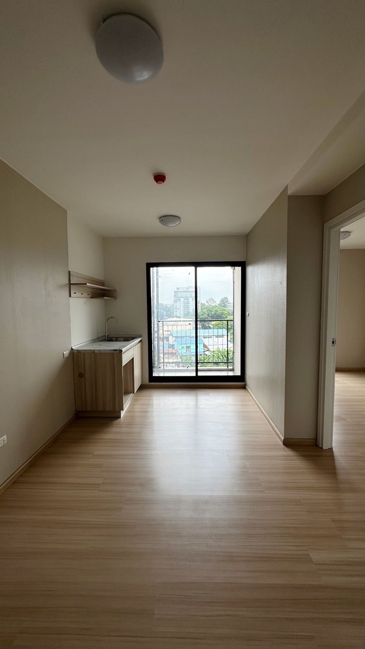 ขายคอนโดแจ้งวัฒนะ เมืองทอง : Plum Condo Chaengwattana Station 🍑🚆 พลัมคอนโด แจ้งวัฒนะ ตึก🏢A เฟส 3 📍อยู่หน้าสุดติดถนน เดินใกล้รถไฟฟ้าเพียงไม่กี่ก้าว! 👣✨