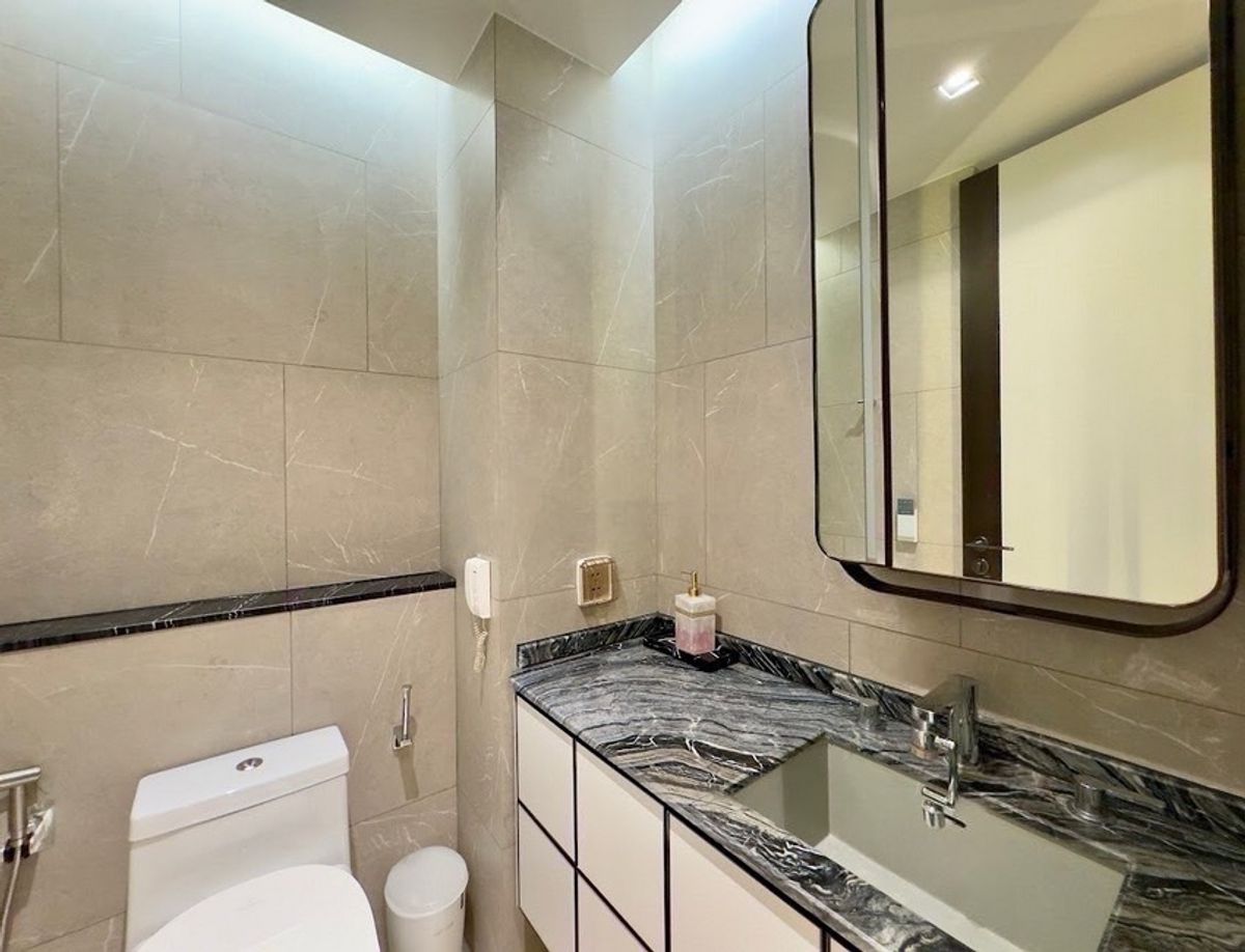 For RentCondoSukhumvit, Asoke, Thonglor : The built -in room is very beautiful. Rent 1 bedroom, 1 bathroom, The Reserve 61 Hideaway.