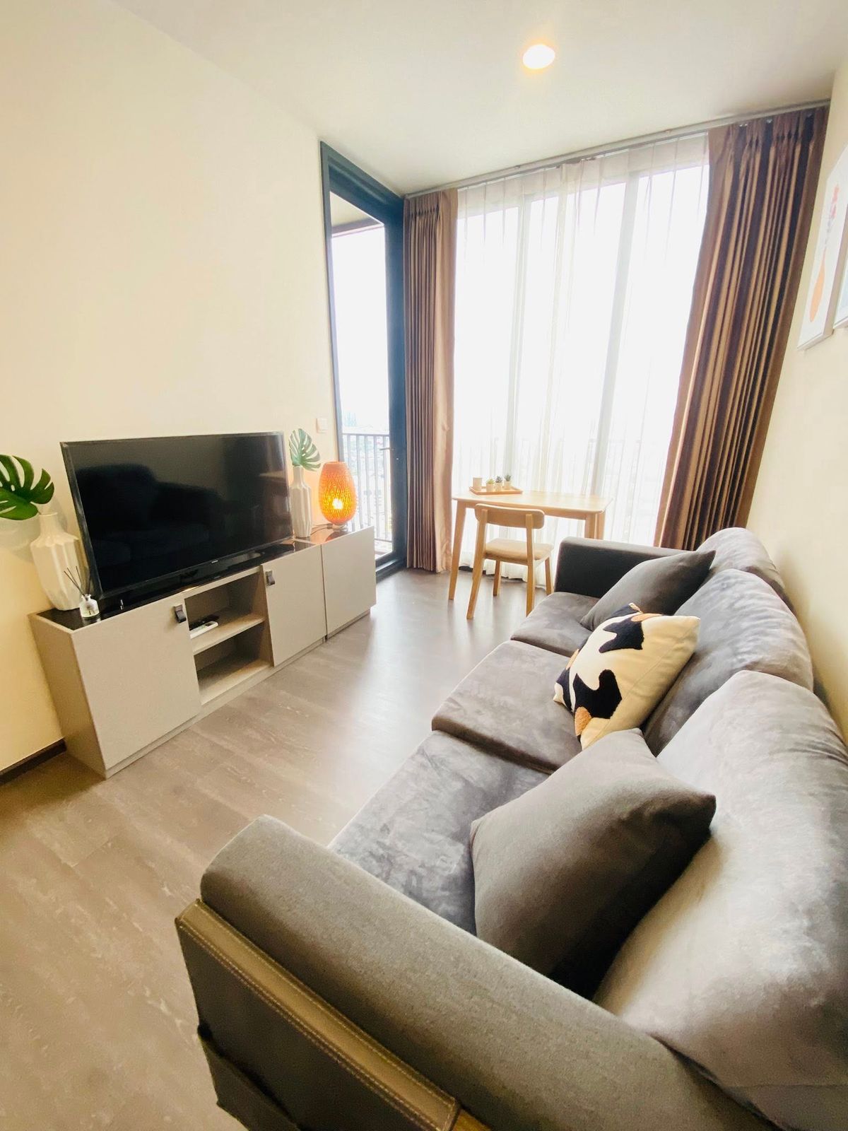 For RentCondoSukhumvit, Asoke, Thonglor : 🏡COZY 1 Bedroom Unit for Rent @oka HAUS 🏡