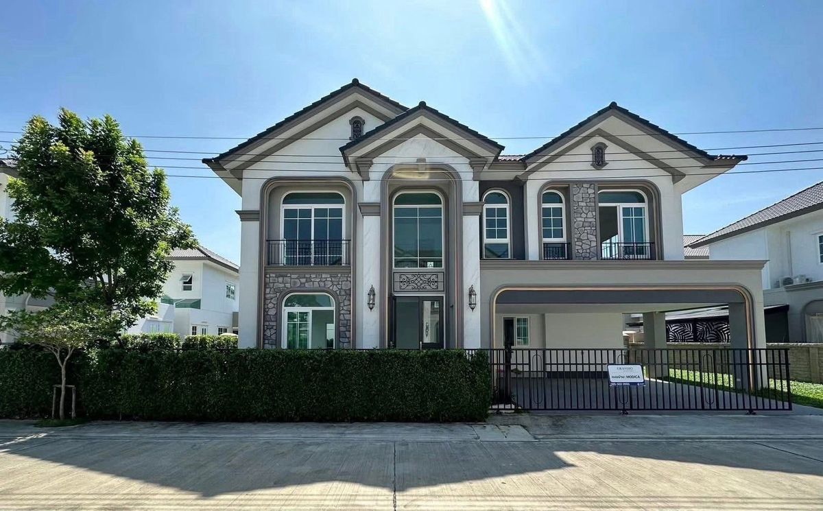 For RentHouseSamut Prakan,Samrong : Gran Dio Bangna Km. 5 - New Pool Villa House!