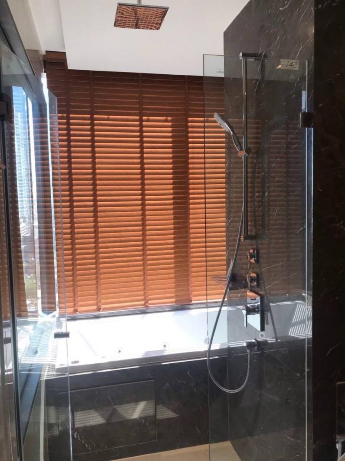 ให้เช่าคอนโดสีลม ศาลาแดง บางรัก : 07/03/2026, หรูหราพร้อมอยู่! Ashton Silom 2 ห้องนอน ใกล้ BTS Chong Nonsi เช่าแค่ 79,000 บ./ด. วิวสวย ฟิตเนส-สระว่ายน้ำครบครัน!