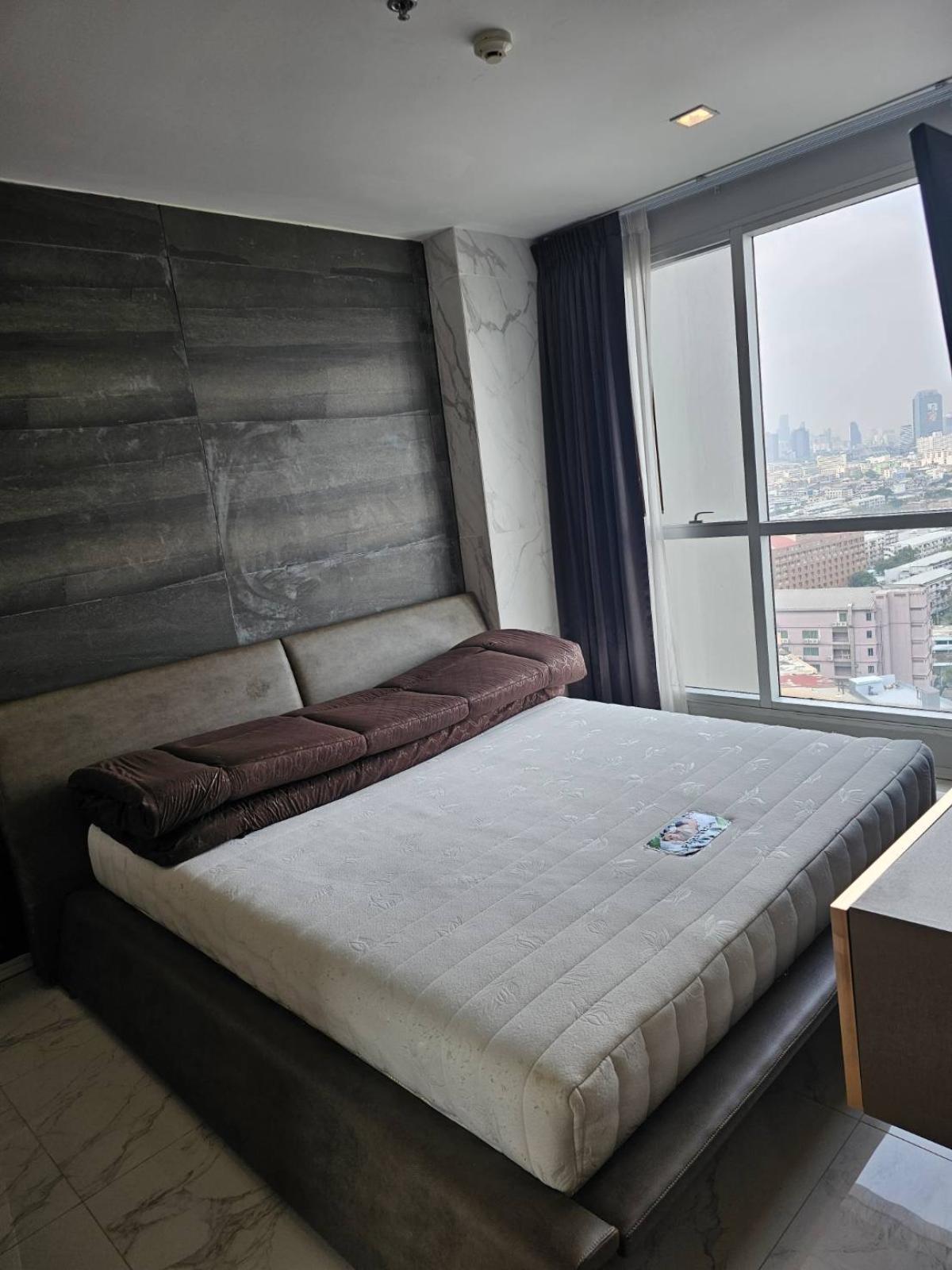 ให้เช่าคอนโดรัชดา ห้วยขวาง : 03/04/2026, คอนโด 1 ห้องนอน ติด MRT ห้วยขวาง ราคาพิเศษ 5 ล้านเท่านั้น! 
พร้อมอยู่ RHYTHM Ratchada-Huaikhwang ขนาด 46 ตร.ม. 0642748883