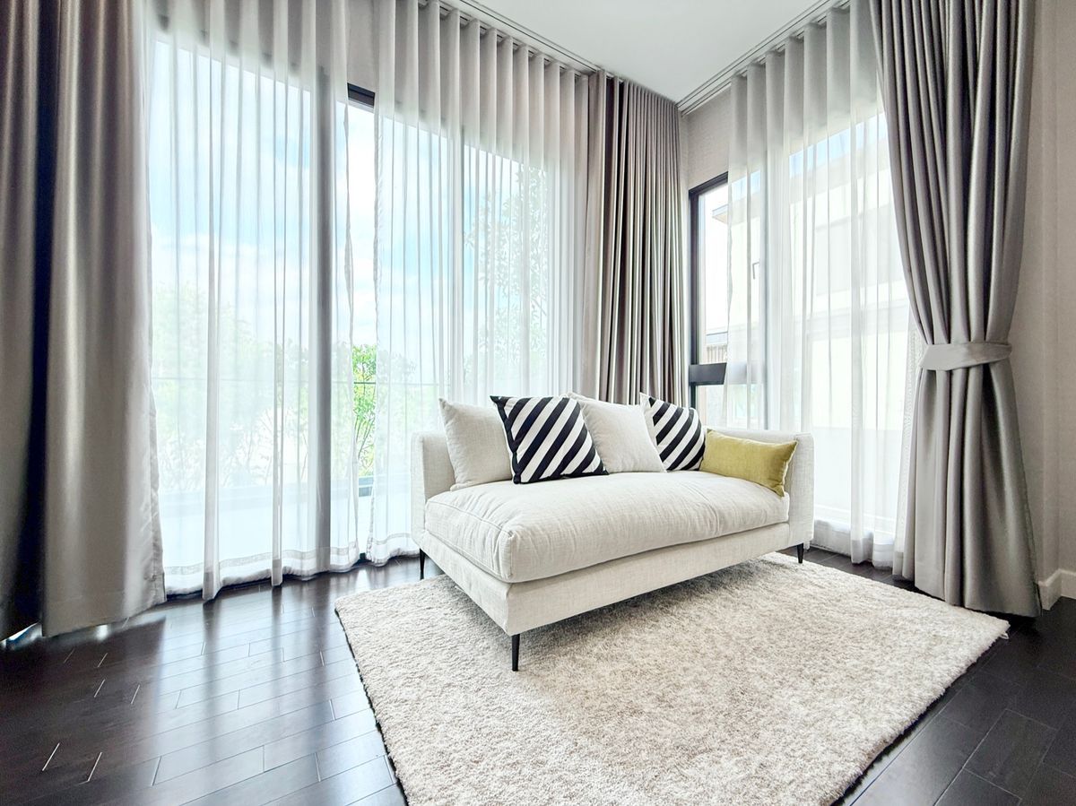 ขายบ้านเลียบทางด่วนรามอินทรา : 🏡 ห้ามพลาด! 𝑻𝑯𝑬 𝑯𝑶𝑵𝑶𝑹 โยธินพัฒนา – บ้านหรูระดับ 𝑺𝒖𝒑𝒆𝒓‑𝑳𝒖𝒙𝒖𝒓𝒚 ที่ใครๆ ก็อยากเป็นเจ้าของก่อนใคร! 🌟