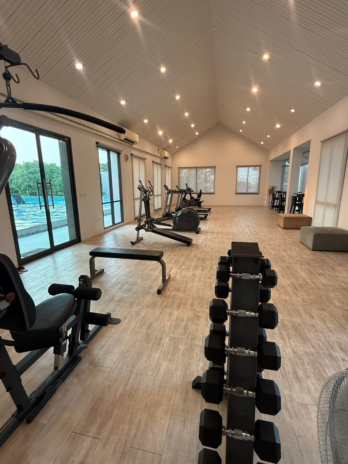 For RentHousePathum Thani,Rangsit, Thammasat : house with 4 bedrooms and 5 bathrooms, near Future Park Rangsit and Pathum Thani city center, located on Highway 345. Fully furnished and ready to move in.