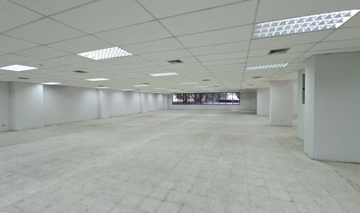 ให้เช่าร้านค้า/ตลาดนัดพระราม 9 เพชรบุรีตัดใหม่ RCA : พื้นที่ร้านค้าริมถนนพระราม 9 เหมาะทำธุรกิจทุกประเภท ** NO CO-AGENT **