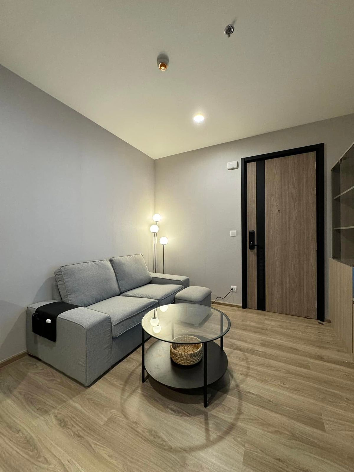 ขายคอนโดสุขุมวิท อโศก ทองหล่อ : Oka Haus Sukhumvit 36 / 1 Bedroom (SALE WITH TENANT), โอกะ เฮ้าส์ สุขุมวิท 36 / 1 ห้องนอน (ขายพร้อมผู้เช่า) NUUN123