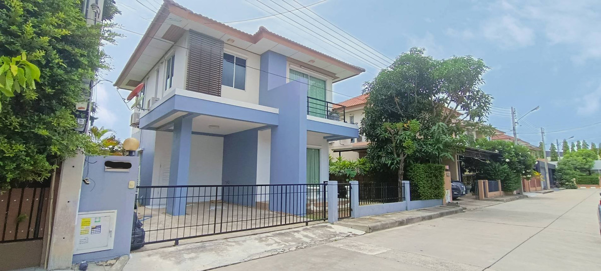 For RentHouseRama5, Ratchapruek, Bangkruai : house on Road 345, rice field view, no neighbors behind the house, 3 bedrooms, fully furnished.