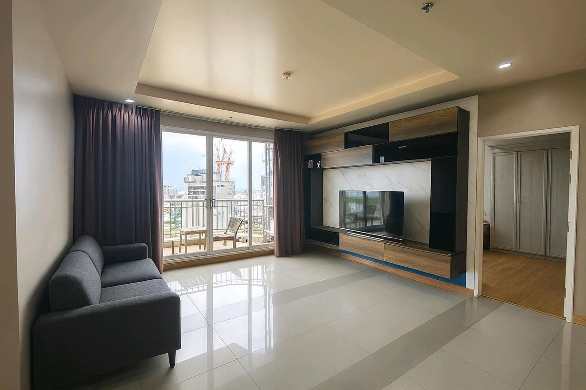 For SaleCondoRama9, Petchburi, RCA : 🎉 Spacious 3-Bedroom Condo for Sale | Fully Furnished | Prime Ratchada Area 🎉