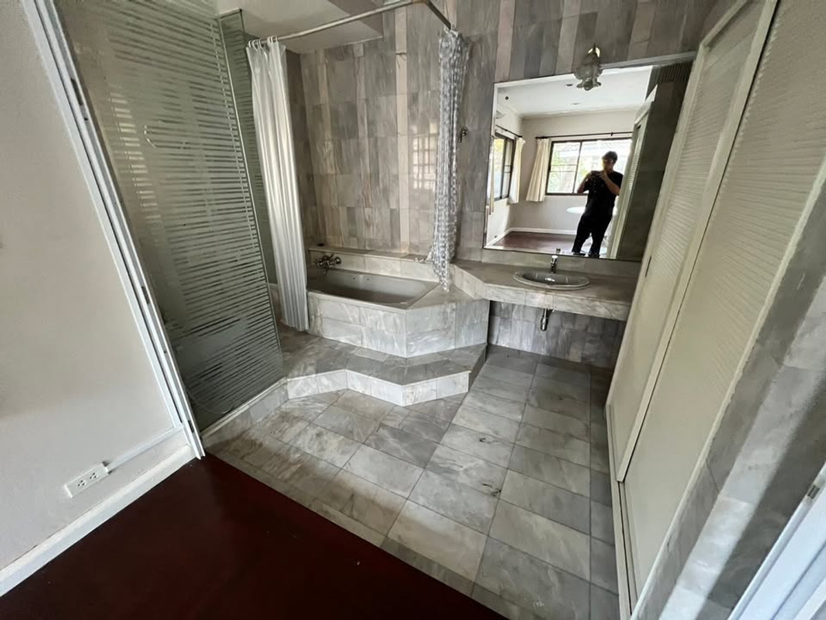 ให้เช่าบ้านแจ้งวัฒนะ เมืองทอง : จะเตรียม ให้สวยงาม เรียบร้อย ก่อนเข้าอยู่ 100% บ้านเดี่ยว ตกแต่งด้วยหินอ่อน 4ห้องนอน ในเมืองทองธานี