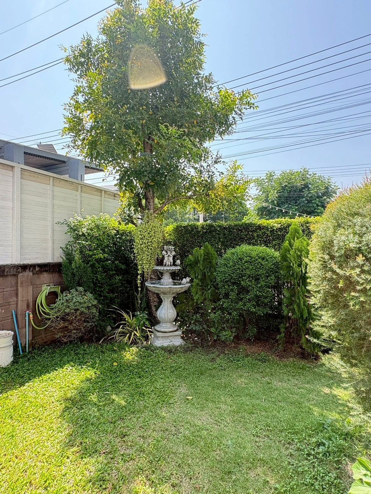 For RentHousePathum Thani,Rangsit, Thammasat : house with 4 bedrooms and 5 bathrooms, near Future Park Rangsit and Pathum Thani city center, located on Highway 345. Fully furnished and ready to move in.