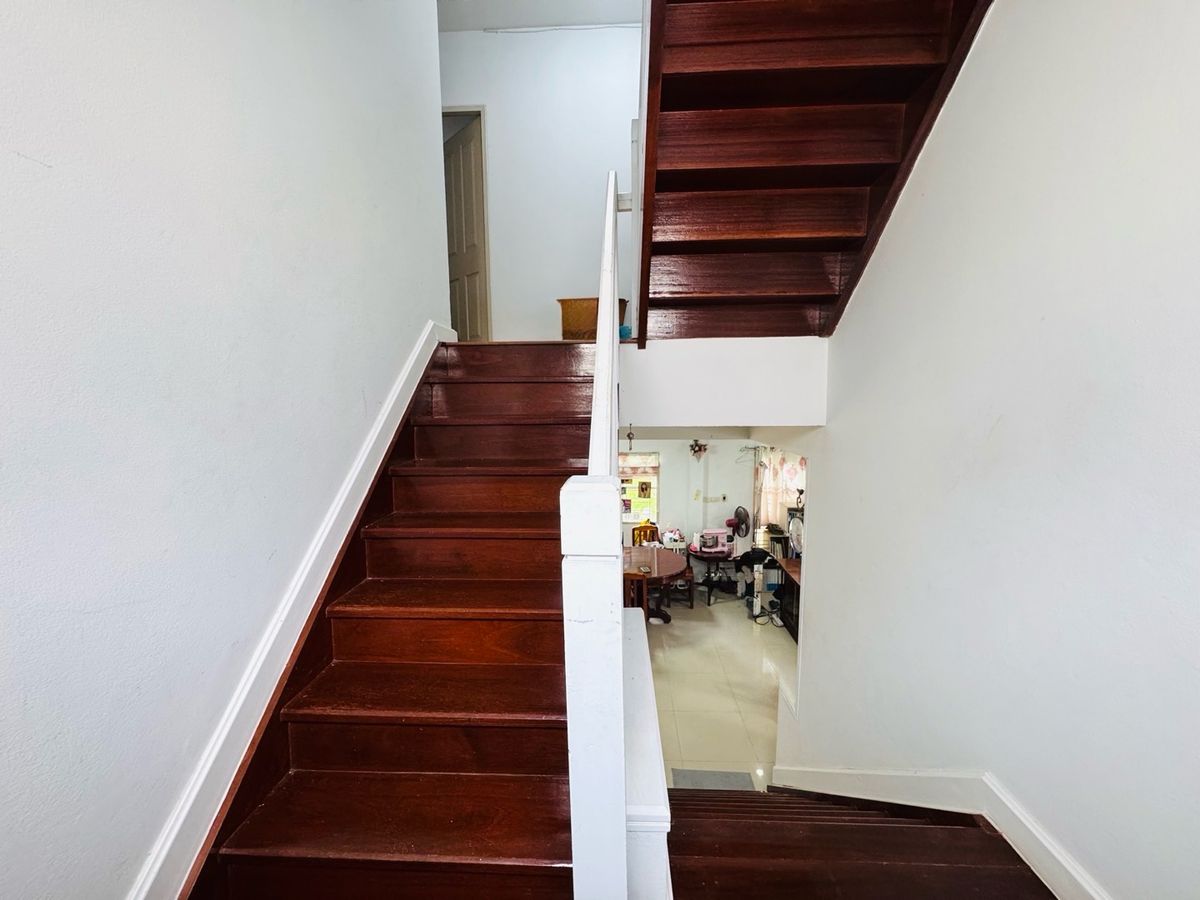 For SaleHouseRama5, Ratchapruek, Bangkruai : Chuan Chuen Pinklao Project, big house, good location, road in front of the house, 12 meters wide