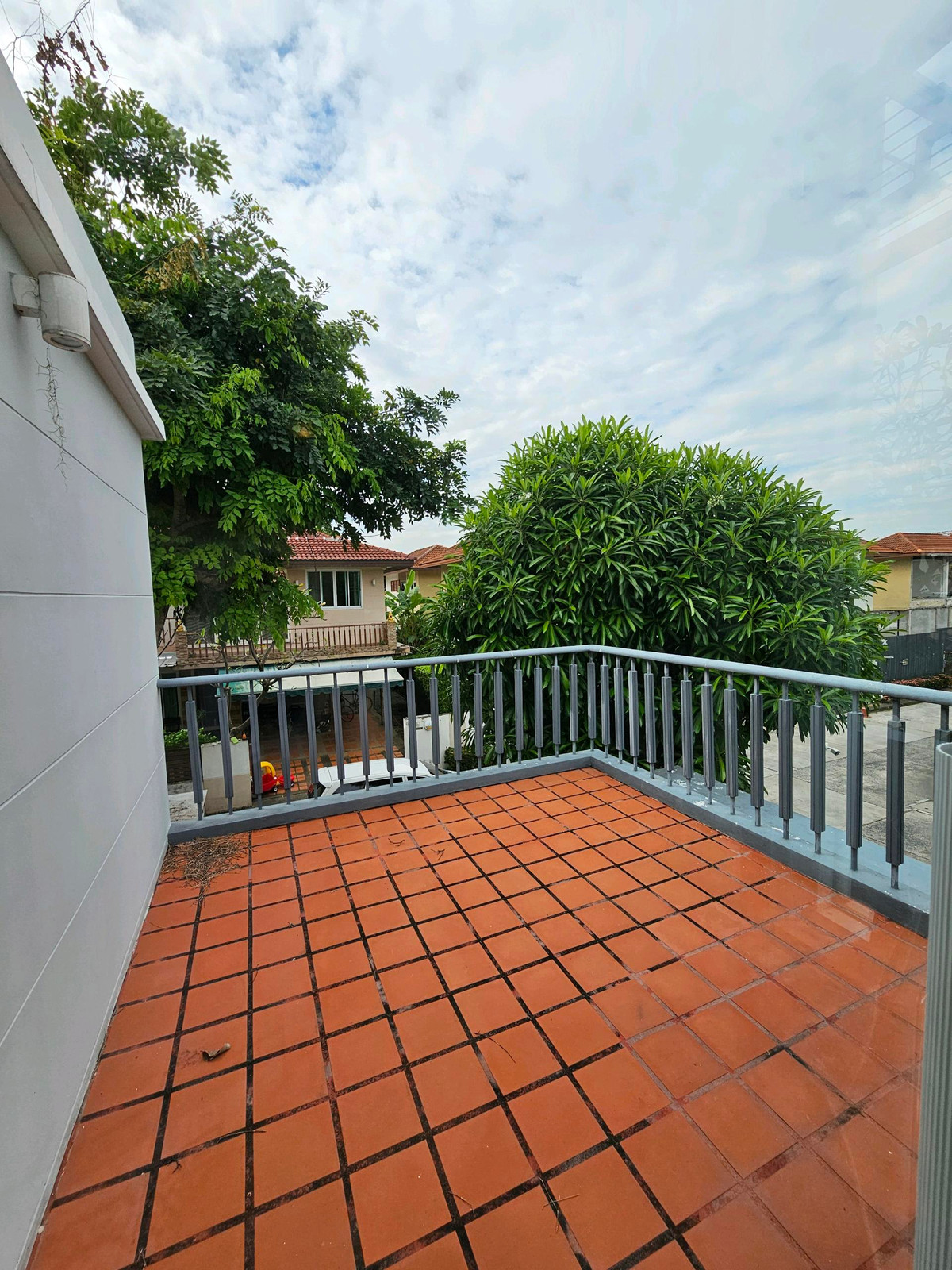 ขายบ้านพัฒนาการ ศรีนครินทร์ : 🏡 ขายบ้านเดี่ยว หมู่บ้านวิลล่า อะคาเดีย ศรีนครินทร์ Villa Acadia Srinakarin 98.2 ตร.วา | 3 ห้องนอน 3 ห้องน้ำ + ห้องแม่บ้านแยกพร้อมห้องน้ำ