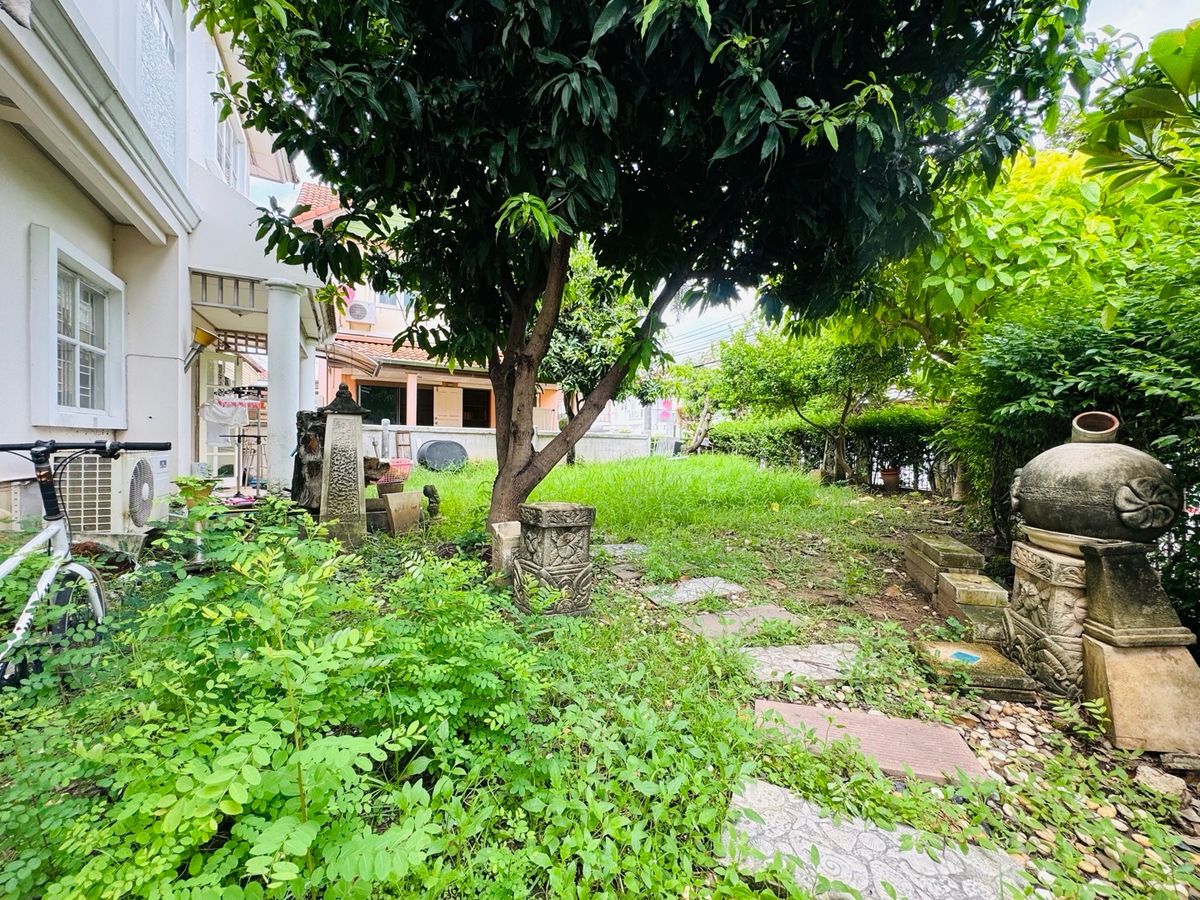 For SaleHouseRama5, Ratchapruek, Bangkruai : Chuan Chuen Pinklao Project, big house, good location, road in front of the house, 12 meters wide
