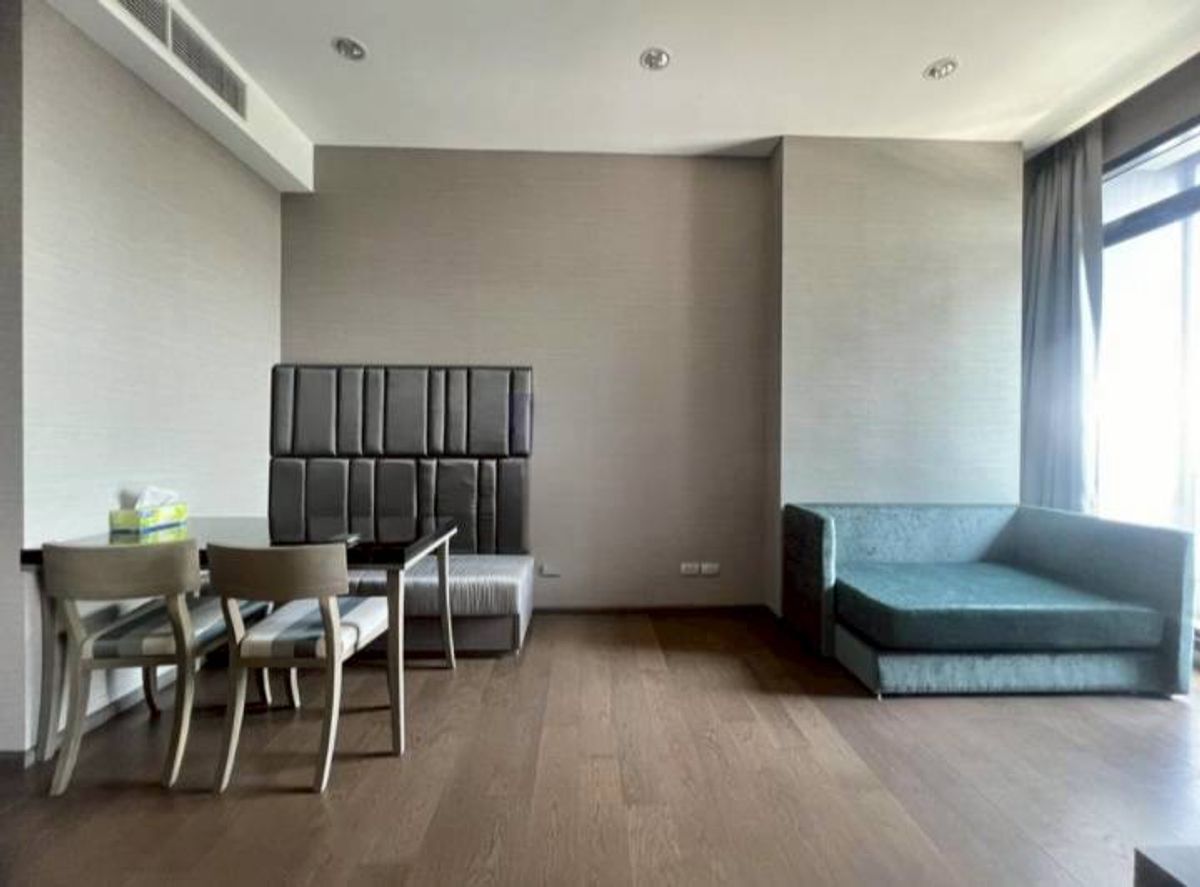 ให้เช่าคอนโดสาทร นราธิวาส : LTH12818 - Condo for rent คอนโด ให้เช่า at The Diplomat Sathorn เดอะ ดิโพลแมท สาทร Size 68 sqm. 2 beds 2 baths Near BTS Surasak Station ONLY 45K/Month