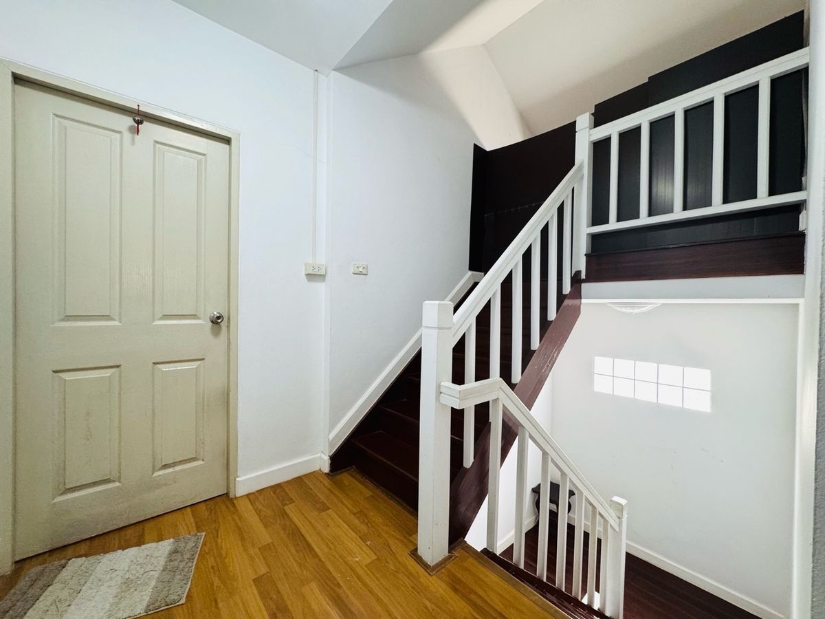 For SaleHouseRama5, Ratchapruek, Bangkruai : Chuan Chuen Pinklao Project, big house, good location, road in front of the house, 12 meters wide